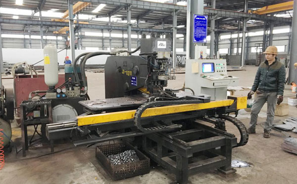 PP103B数控液压冲孔机